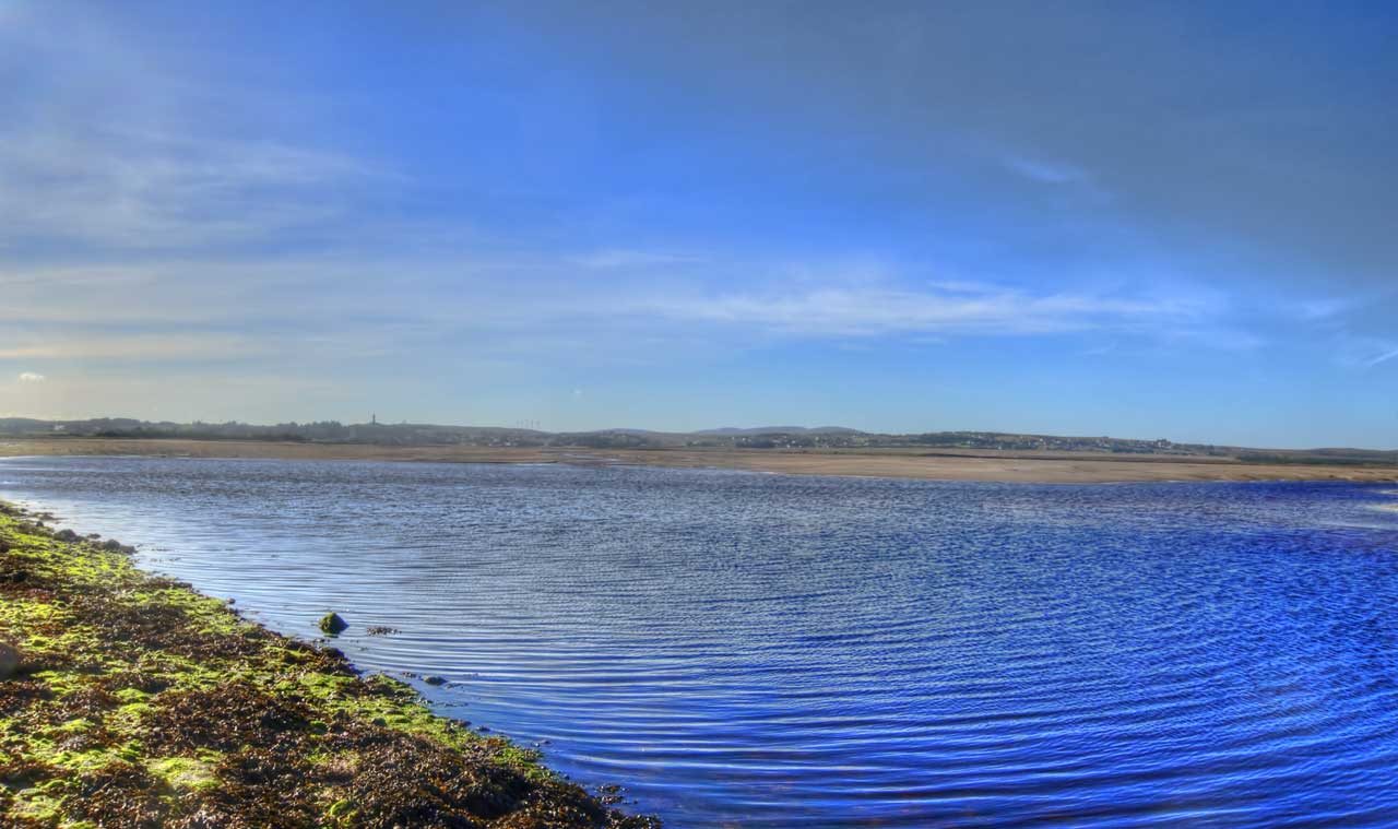 Stornoway from the shore at Steinis